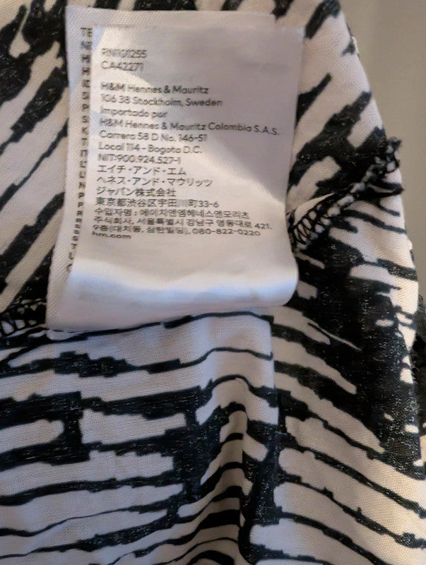 HM Black White Abstract Ikat Smock Blouse Boho Peasant Tunic Top S UK 8 10