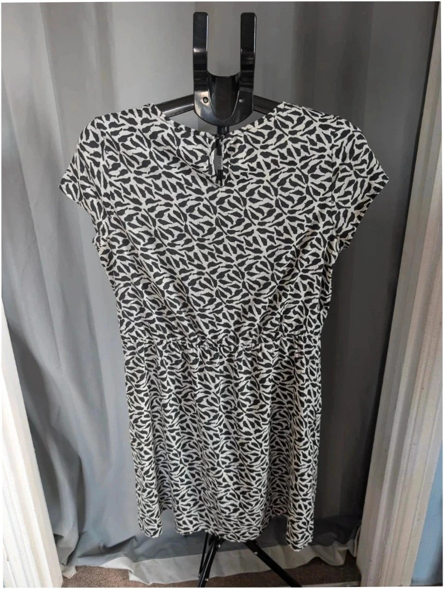 New Look black and white bird print mini dress with lace Peter Pan collar.