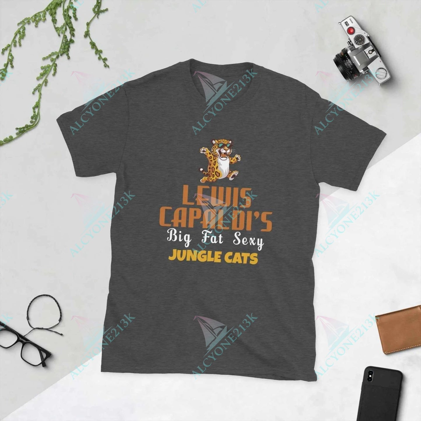 T-shirt Alcyone213k "Unisex Lewis Capaldi Jungle Cats T-Shirt | 100% Cotton Concert Tee | Stylish Fan Merchandise | Perfect Gift for Music Lovers" Dark Heather Grey