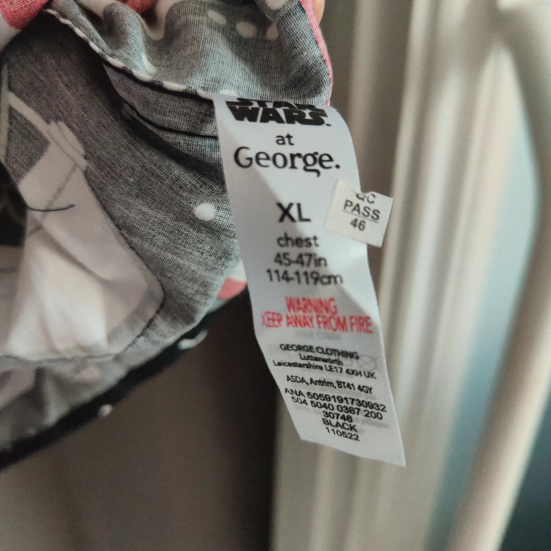 Star Wars The Mandalorian Christmas Shirt Size Xl Grogu Baby Yoda Bauble