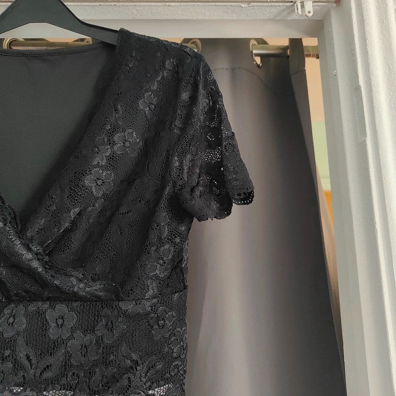 Shein Black Floral Lace V-Neck Wrap Front Crop Top Size M Medium