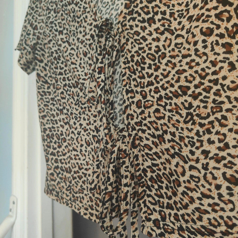 SHEIN Leopard Print Tie Front Crop Top | Animal Print V-Neck Short Sleeve