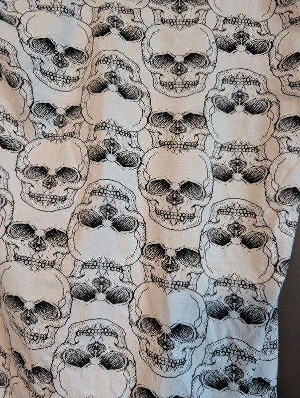 H&amp;M Divided White Black Skull Print Scoop Neck Elbow Sleeve Top Size L