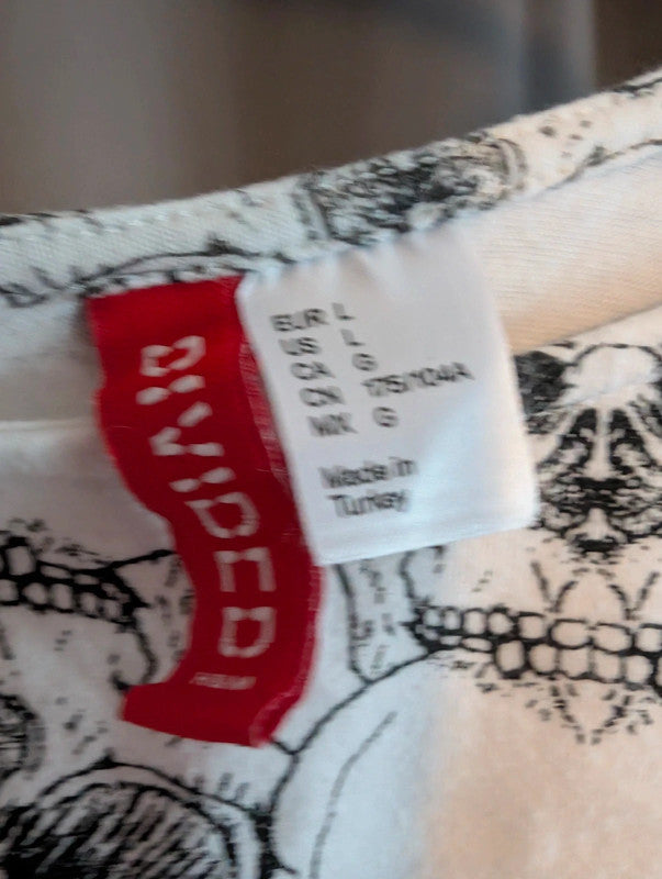 H&amp;M Divided White Black Skull Print Scoop Neck Elbow Sleeve Top Size L