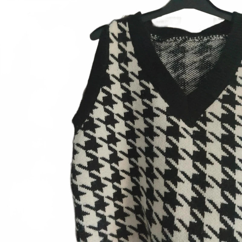 SHEIN Houndstooth Vest One Size // Oversized Goth Preppy Academia