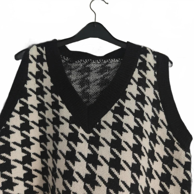 SHEIN Houndstooth Vest One Size // Oversized Goth Preppy Academia