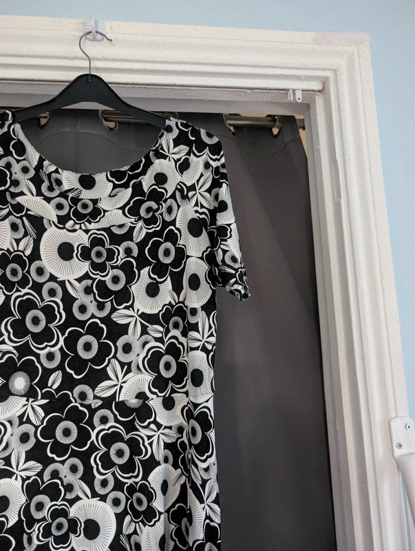 Tu Black White Floral Retro Print Skater Dress UK 16 Mod Whimsigoth