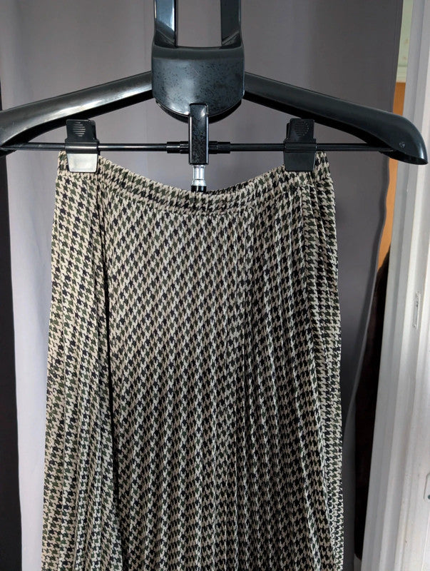 Primark Green Houndstooth Pleated Midi Skirt