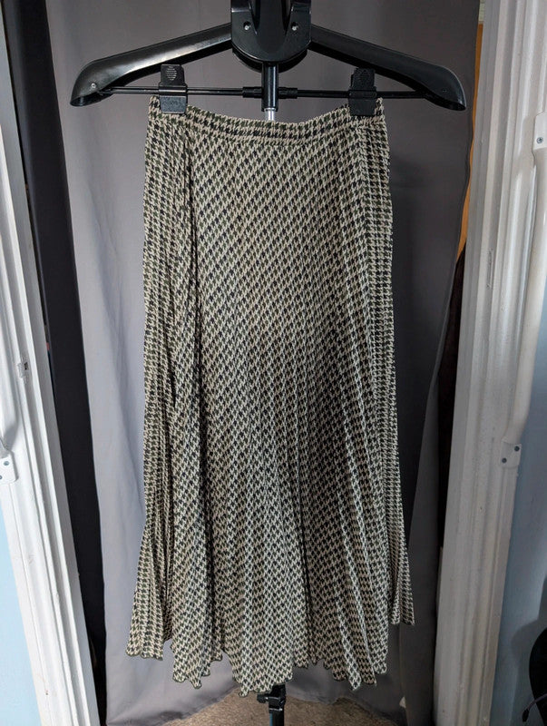 Primark Green Houndstooth Pleated Midi Skirt