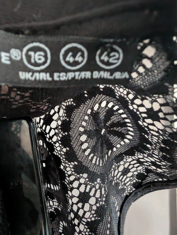 Atmosphere Black Geometric Floral Lace Collar Crop Top Shirt Size 16