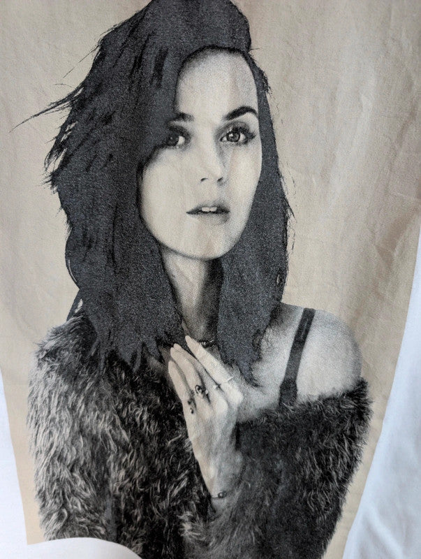 Gildan Katy Perry White Tour Graphic T-Shirt Band Merch Size Medium