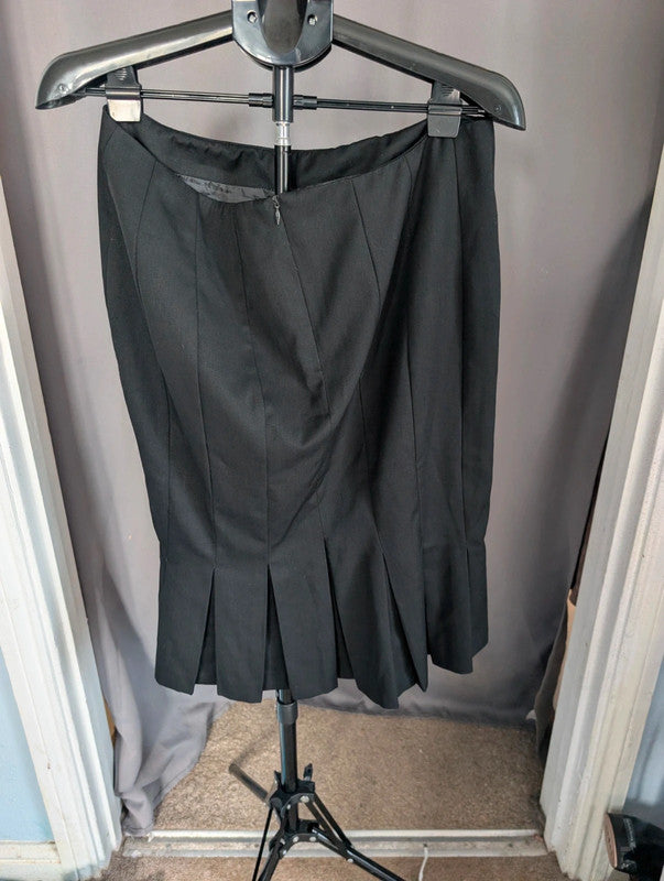Wallis Black Pleated Hem Knee Length Skirt Size 16 Dark Academia Office