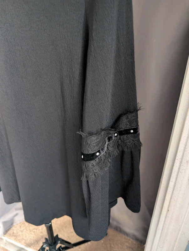 Matalan Black Textured Bell Sleeve Top Size 20 Whimsigoth Gothic Blouse