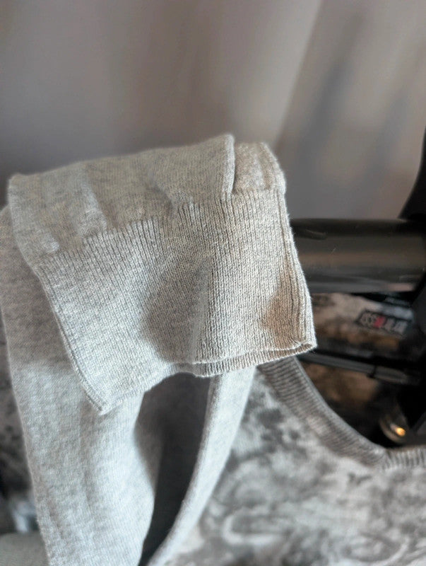 River Island Grey Skull Print V Neck Jumper Size M