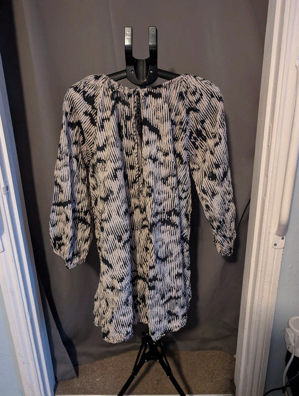HM Black White Abstract Ikat Smock Blouse Boho Peasant Tunic Top S UK 8 10
