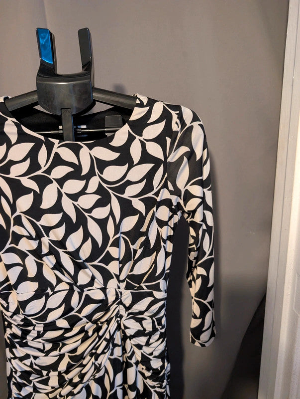 Laura Ashley Black White Leaf Print Ruched Wiggle Bodycon Dress 8 UK Vintage