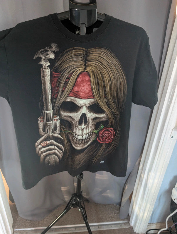 Wild black pocket t-shirt with double-sided skeleton skull and red rose graphic print