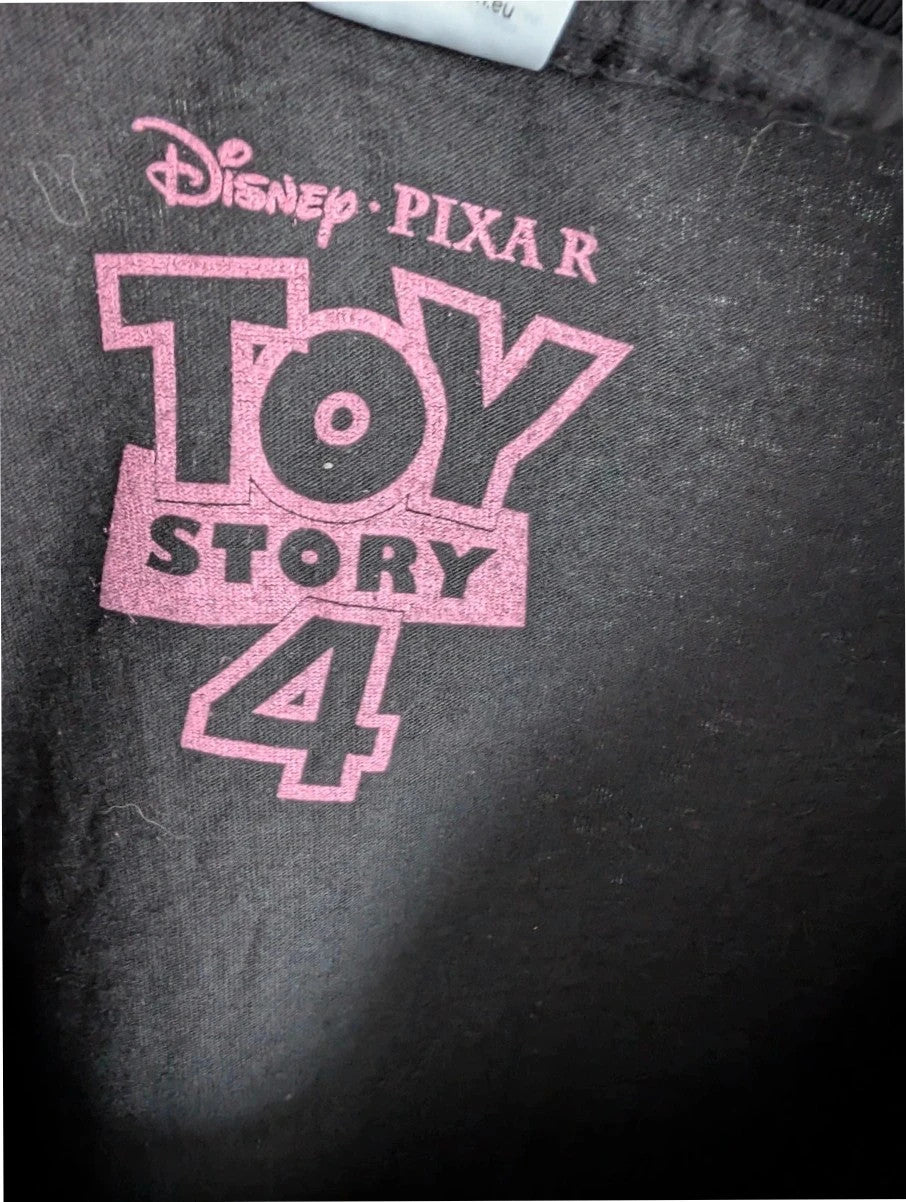 Disney black pocket t-shirt featuring Forky graphic and "I Don't Know About This!" text.