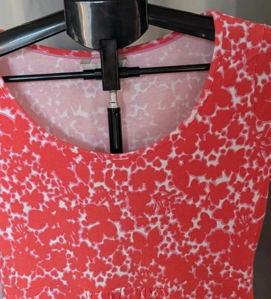 Boden coral pink and white floral tunic dress with scoop neckline and 3/4 sleeves.