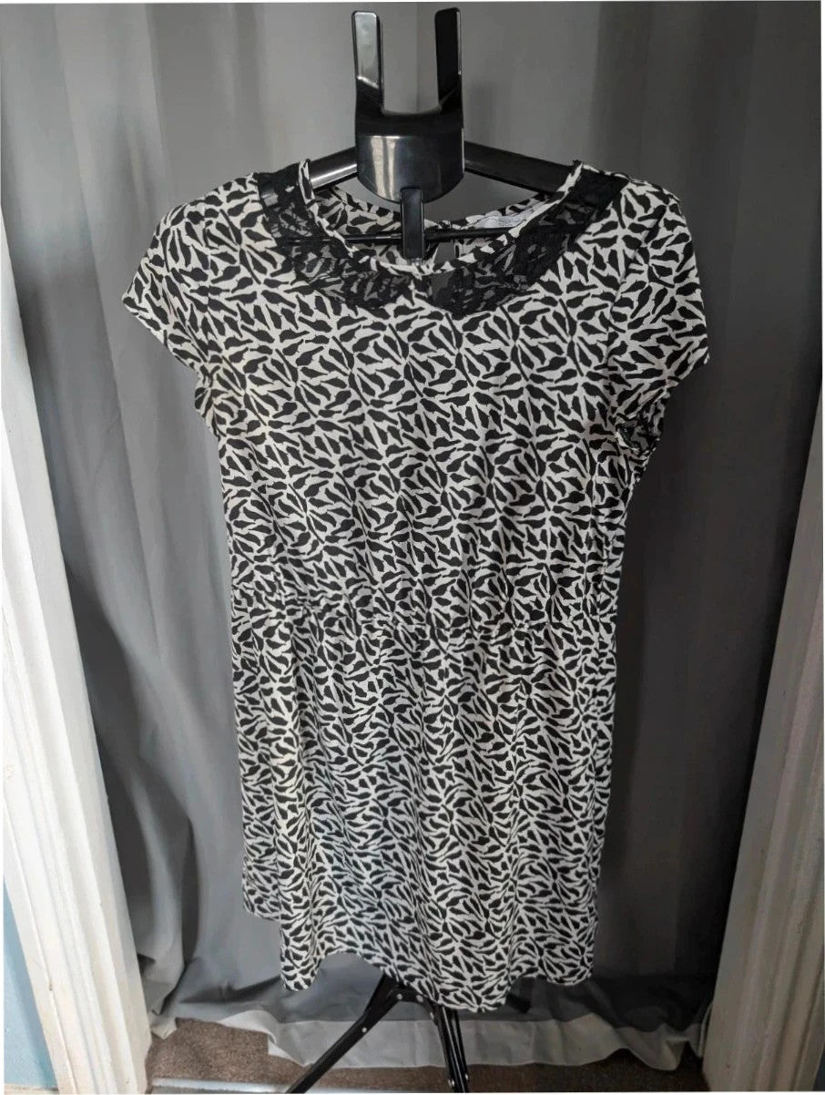 New Look black and white bird print mini dress with lace Peter Pan collar.