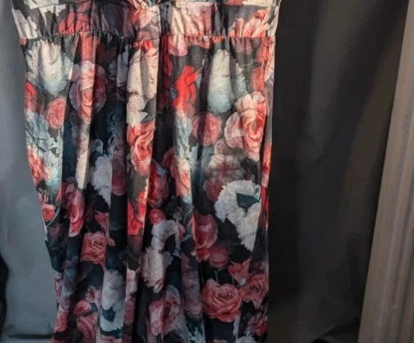 Hotsquash floral rose print maxi dress multi-coloured with V-neck and short sleeves.