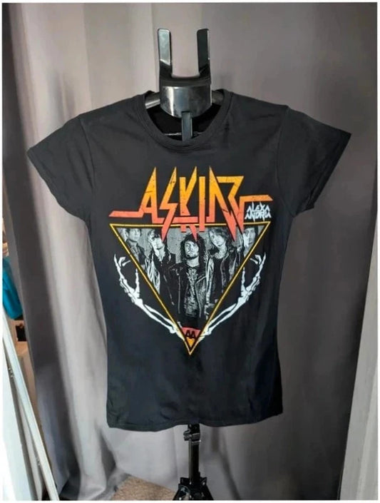 Gildan black pocket t-shirt with vibrant retro rock band graphic and crew neckline.