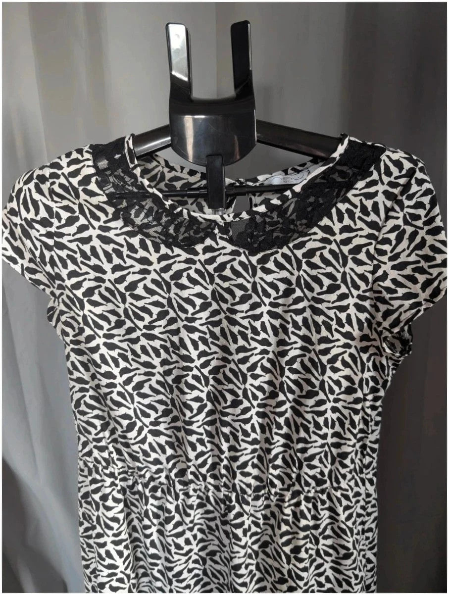 New Look black and white bird print mini dress with lace Peter Pan collar.