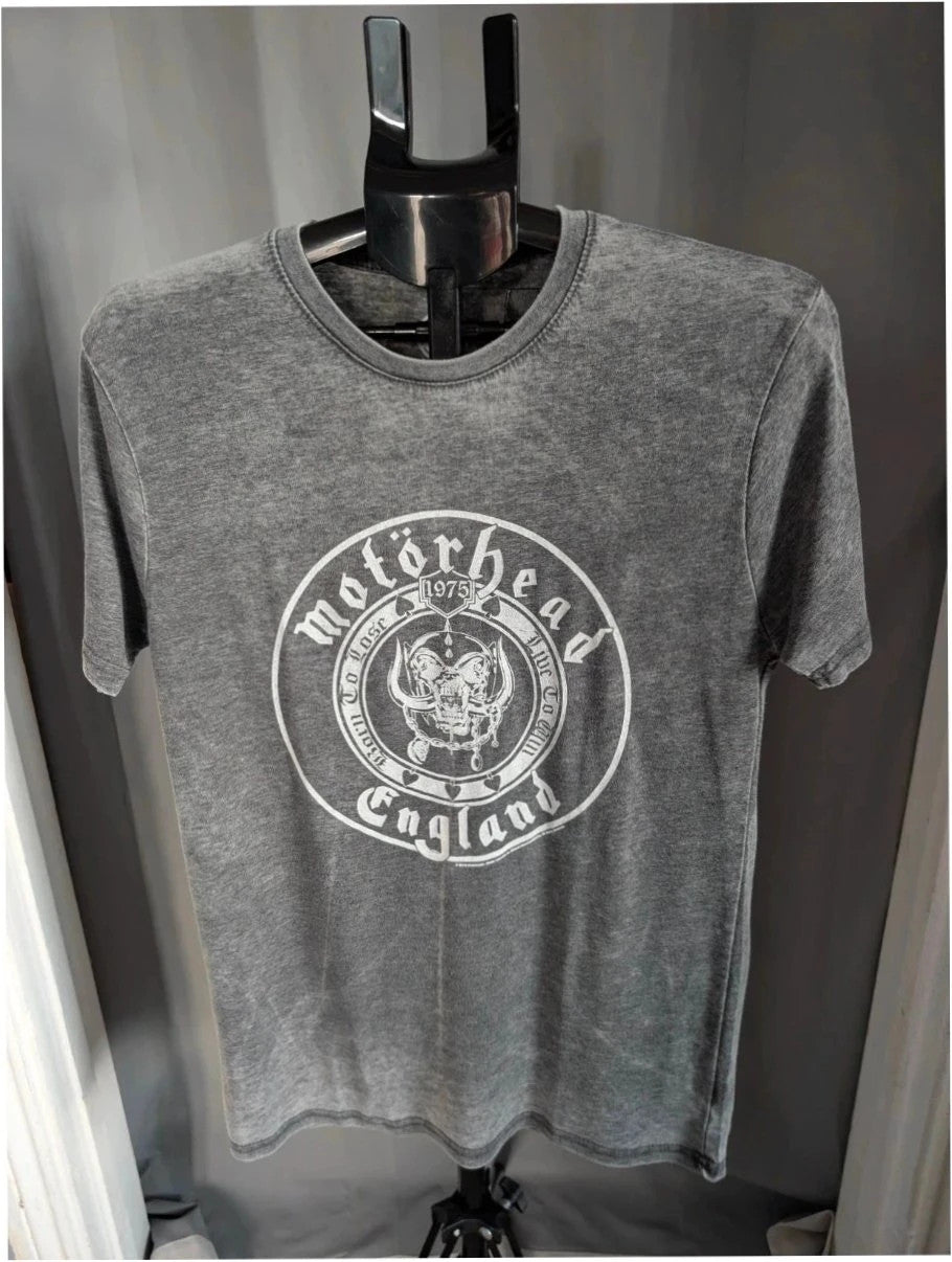 Motörhead grey graphic tee featuring Snaggletooth Warpig emblem and circular print.