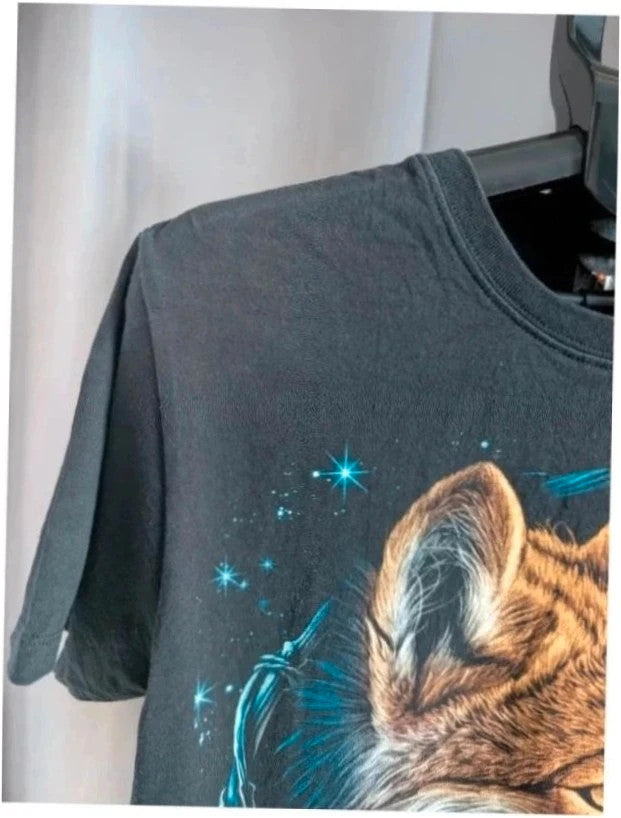 Wild black graphic tee double-sided wolf and dreamcatcher print, vintage-style cotton.