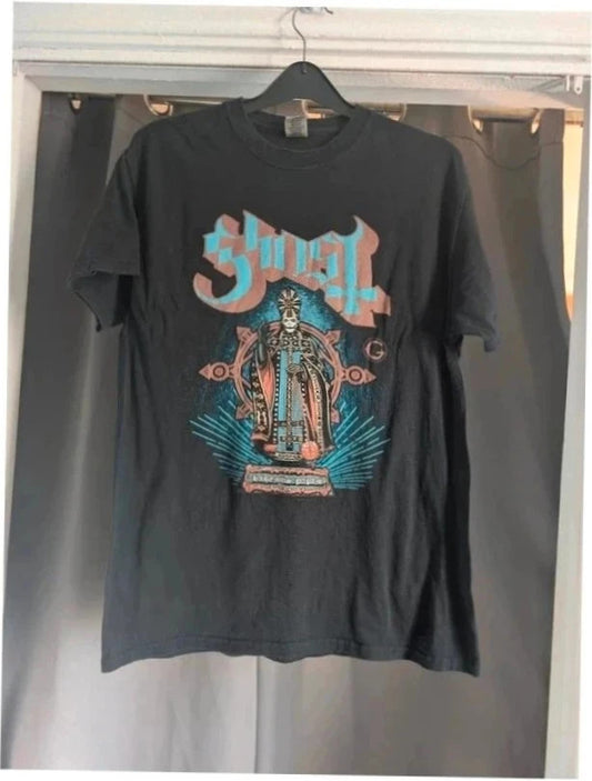 Gildan black graphic t-shirt featuring Papa Emeritus IV ceremonial print, heavyweight cotton.