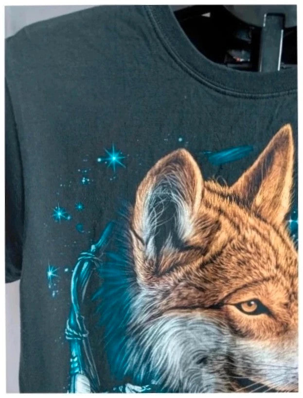 Wild graphic t-shirt black featuring double-sided wolf and dreamcatcher prints, 100% cotton.