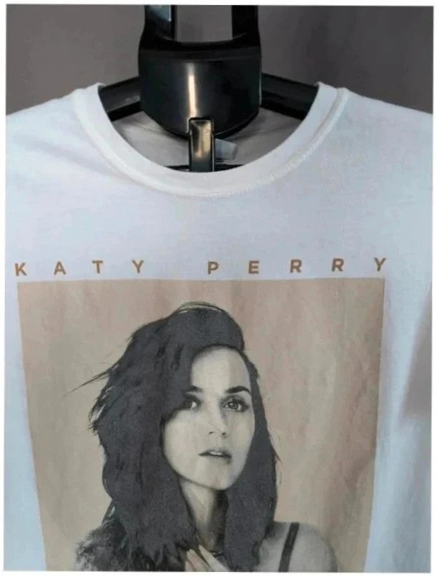 Gildan white pocket t-shirt featuring Katy Perry monochrome portrait graphic print.