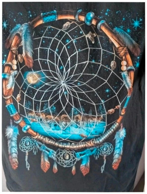 Wild black graphic tee double-sided wolf and dreamcatcher print, vintage-style cotton.