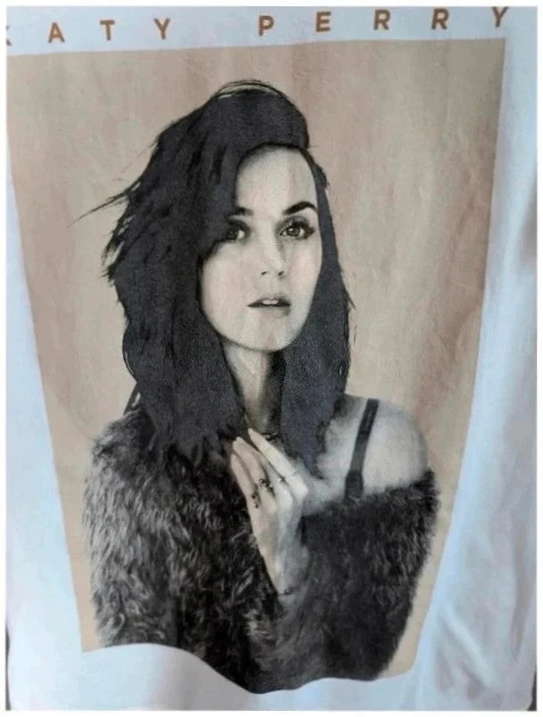 Gildan white pocket t-shirt featuring Katy Perry monochrome portrait graphic print.
