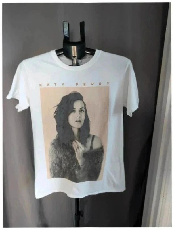 Gildan white pocket t-shirt featuring Katy Perry monochrome portrait graphic print.