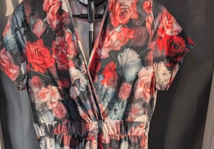 Hotsquash floral rose print maxi dress multi-coloured with V-neck and short sleeves.